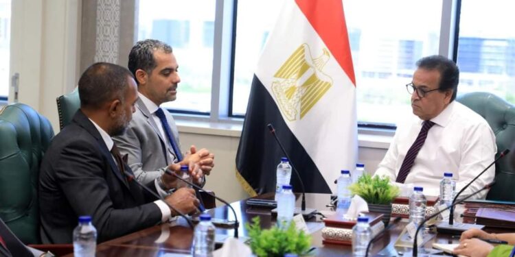 وزير الصحة يلتقي رؤساء مجموعة «فارما جروب