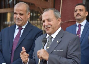 محافظ بورسعيد: يحيل مديري مدرستين للتحقيق في اول يوم دراسي خلال جولته المفاجئة بمدارس جنوب بورسعيد 