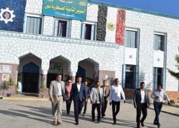 جولة محافظ السويس اليوم لبعض المدارس فى أول يوم دراسي لعام 2024-2025