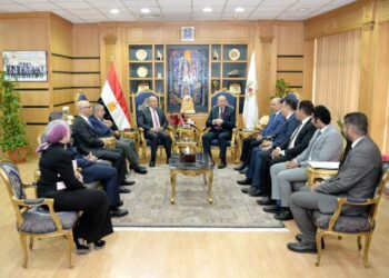 دشريف خاطر رئيس جامعة المنصورة يستقبل السفير الأردني أمجد العضايلة لبحث سبل التعاون