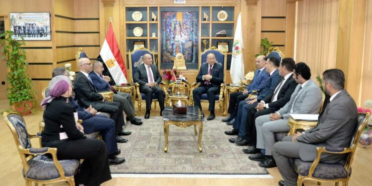 دشريف خاطر رئيس جامعة المنصورة يستقبل السفير الأردني أمجد العضايلة لبحث سبل التعاون