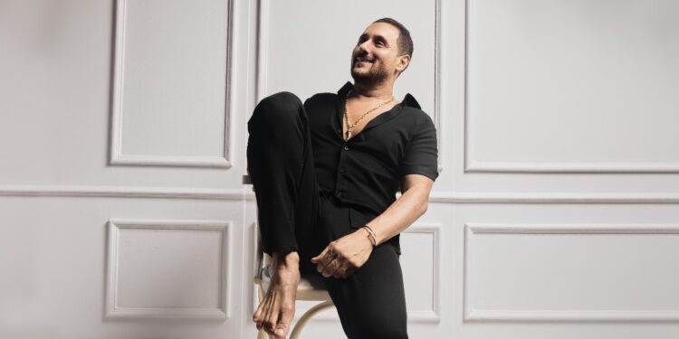 بعد “سيرك قومى”عمرو جوالي يطرح “انت فين”