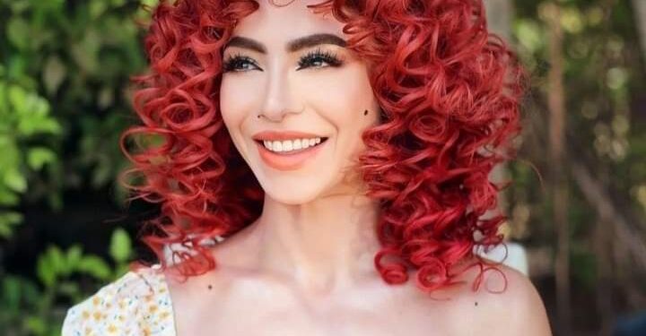 دوللي شاهين تنتهي من تسجيل اغنية انا الحاجة الحلوة.