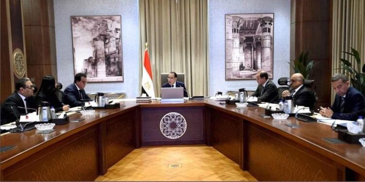 مدبولي: نعمل على استفادة ذوي الهمم من التيسيرات المقدمة لهم ولكن في إطار من الحوكمة