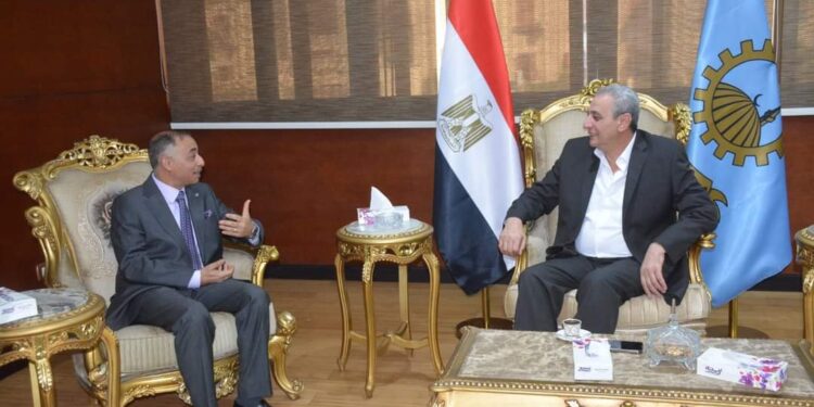 محافظ الغربية يبحث سبل التعاون المشترك بين المحافظة و وزارة الموارد المائية والرى