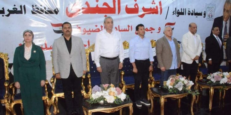 وزير الرياضة ومحافظ الغربية يفتتحانً ملاعب خماسية وقانونية بمركز التنمية الشبابية بالمحلة