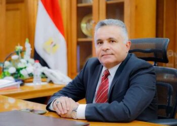 رئيس جامعة السويس يهنيء كلية الإعلام لفوز فيلم “ذات الأرضين” فى مهرجان الإسكندرية السينمائي الدولي