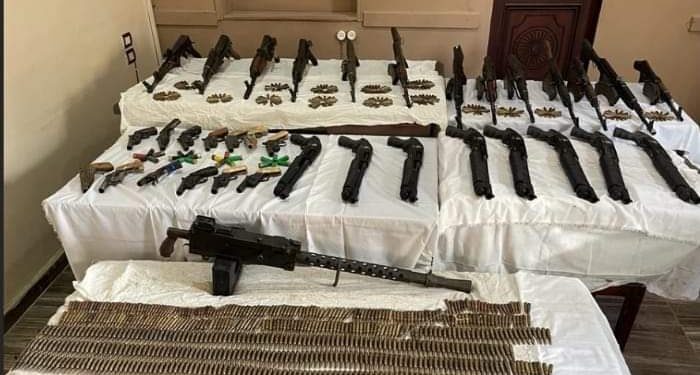 خلال حملة أمنية بدمياط.. ضبط أسلحة نارية وأكثر من 24 كيلو مواد مخدرة