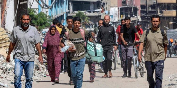 ” آمال وآلام ” اللاجئين الفلسطينيين النازحين إلى جنوب قطاع غزة