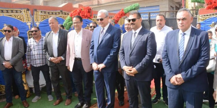 محافظ الغربية يفتتح مدرسة كفر حشاد الرسمية للغات بكفر الزيات 