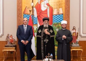 البابا تواضروس الثانى يستقبل وزير الموارد المائية والري و وزير الاوقاف 