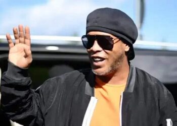 رسميا.. “رونالدينيو” يقرر شراء نادٍ أمريكي