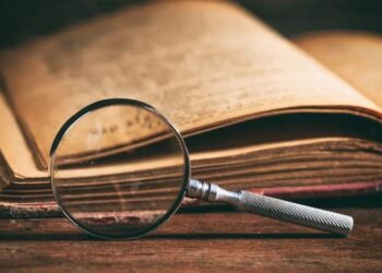 عَجزَ الحسابُ ومَن تَفَلسَفَ عاجـــزُ