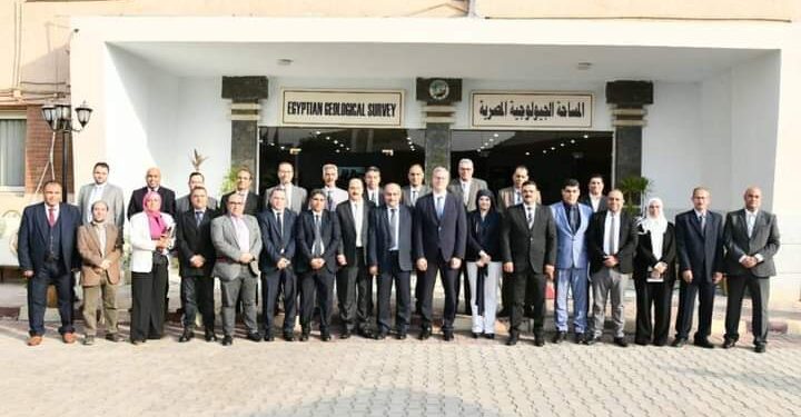 وزير البترول والثروة المعدنية يجرى جولة تفقدية بهيئة الثروة المعدنية