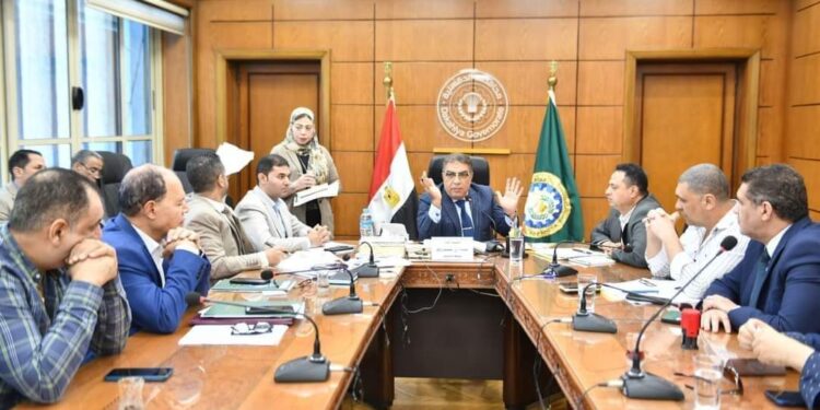 اللواء طارق مرزوق محافظ الدقهلية يلتقي بأعضاء مجلسي النواب والشيوخ بحضور أعضاء الجهاز التنفيذي