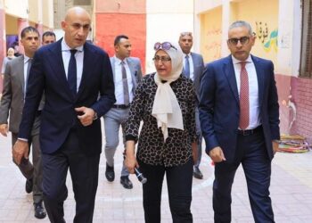 جولات مفاجئة لوزير التربية والتعليم في عدد من المدارس بالجيزة 