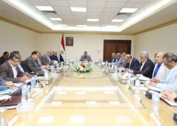 وزير الدولة للإنتاج الحربي يشدد على ضرورة إنهاء المشروعات المتعاقد عليها في التوقيتات المحددة