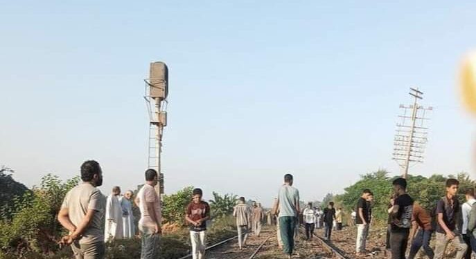 مصرع تلميدين شقيقين دهسا بالقطار أثناء عبورهما بمنطقة مزلقان البليدة بالجيزة