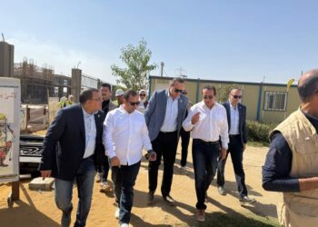 على هامش زيارة رئيس مجلس الوزراء لمحافظة السويس.. وزير الصحة يتفقد مشروع إنشاء مستشفى العين السخنة للطوارئ  
