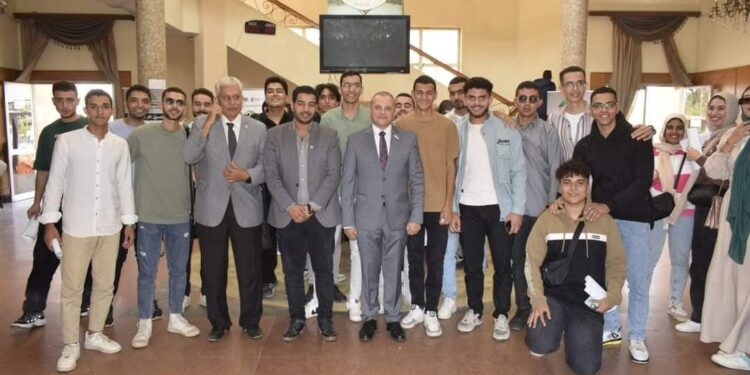 نقابة مهندسي الجيزة تنظم يوم للتدريب المهنى وتوزيع المنح لطلاب الهندسة وحديثى التخرج