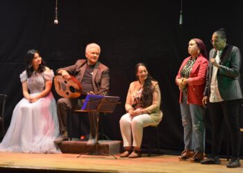 ميادة يحيى تتألق في شخصية “ست نكدية” بمسرحية “الجوازة باظت” وتبهر الجمهور