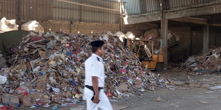 مديرية أمن الإسكندرية و شركة النظافة بالإسكندرية تحمي المواطنين من المخلفات بالشوارع وتحمي البيئة بالعامرية اول 