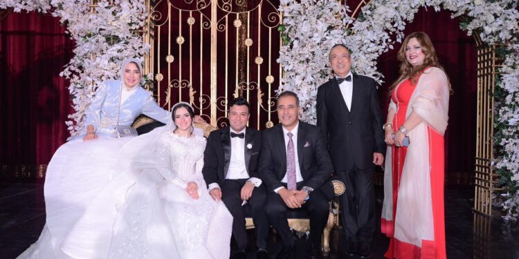 بحضور حكيم ومحمد فؤاد وبهاء سلطان .. محافظ الإسكندرية السابق اللواء محمد الشريف يحتفل بزفاف نجله