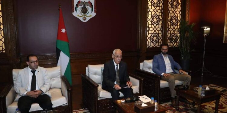 رئيس “الديوان الملكي” بالمملكة الأردنية الهاشمية يشهد مراسم استقبال وفد عشيرة الطورة