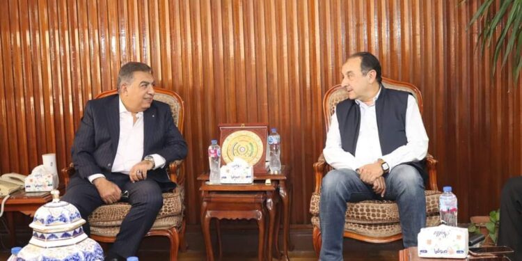 محافظ الدقهلية يستقبل وزير قطاع الأعمال خلال زيارته للدقهليه لتفقد شركة الدلتا للأسمدة والصناعات الكيماويه