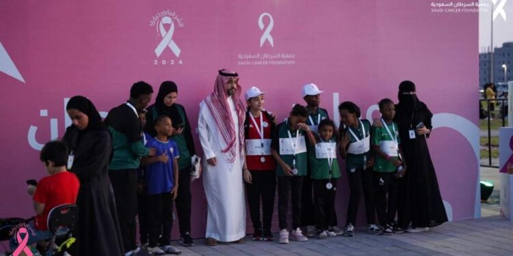 “جمعية السرطان السعودية” تختتم فعاليات أكتوبر بمسيرة كبيرة من 1200 مشارك بماراثون حملتها