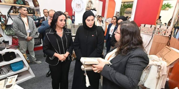 وزيرة التضامن ووزيرة التنمية الاجتماعية في دولة قطر يتفقدان معرض “ديارنا”