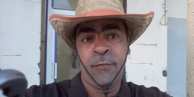 ” الدَّارُ عَـــلی قَدَّر سُكَانِهَا شَمَخَتْ “