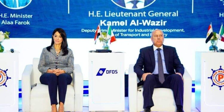 وزير الصناعة والنقل يشهد انطلاق فعاليات مؤتمر الإعلان عن إطلاق خط الرورو المصري الإيطالي
