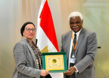 وزيرة البيئة تعقد لقاءا ثنائيا مع المدير العام لمنظمة المدن والحكومات المحلية المتحدة الأفريقية UCLG AFRICA