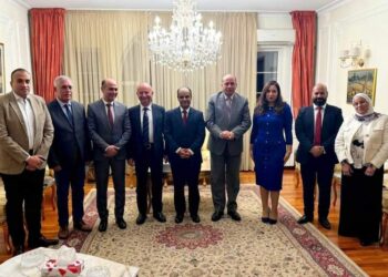 سفير مصر لدى بلغاريا يستقبل رئيس جامعة المنصورة ويقيم مأدبة عشاء على شرف وفد الجامعة