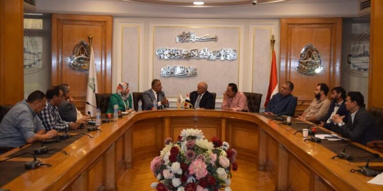 محافظة القاهرة ..غرفة القاهرة تبحث مع المحافظة تجديد تراخيص مجازر الدواجن