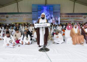 إمام الحرم النبوي يلقي كلمته في مؤتمر دور الأديان العالمية في صيانة الكرامة الانسانية بالهند