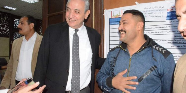 محافظ الغربية في جولة ميدانية مفاجئة لتيسير خدمات التصالح علي المواطنين