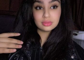 قصة الأسود والأبيض مع المداحة