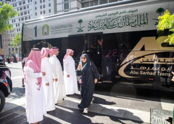 “الشؤون الإسلامية” تؤكد بدء وصول الدفعة الأولى من ضيوف برنامج خادم الحرمين الشريفين للعمرة والزيارة للمدينة المنورة