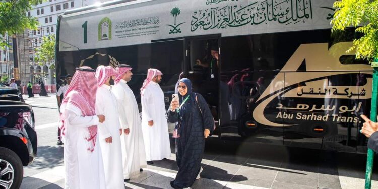“الشؤون الإسلامية” تؤكد بدء وصول الدفعة الأولى من ضيوف برنامج خادم الحرمين الشريفين للعمرة والزيارة للمدينة المنورة