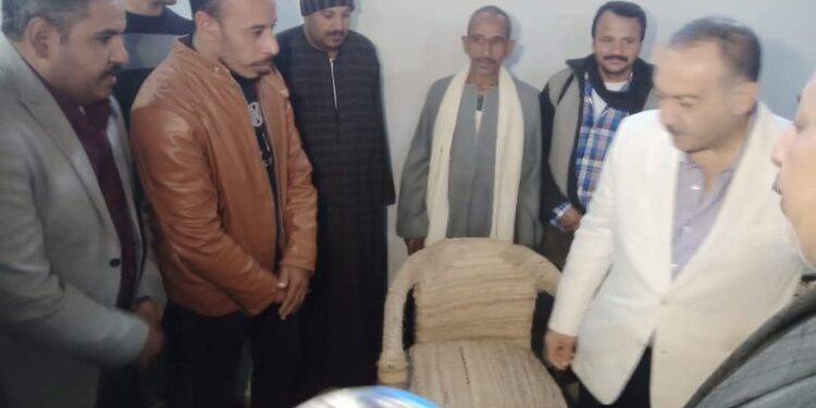 محافظ أسيوط ورئيس مركز ومدينة ساحل سليم يتفقدان الورش الحرفيه بقري ومدينه ساحل سليم