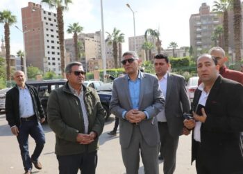 محافظ الجيزة يعاين عدداً من المواقع المقترحة لإنشاء جراج متعدد الطوابق 