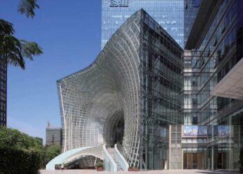 الجامعة الأمريكية بالقاهرة تتلقى أكبر هبة في تاريخها لكلية إدارة الأعمال