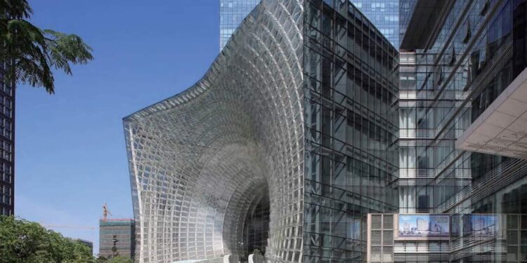 الجامعة الأمريكية بالقاهرة تتلقى أكبر هبة في تاريخها لكلية إدارة الأعمال