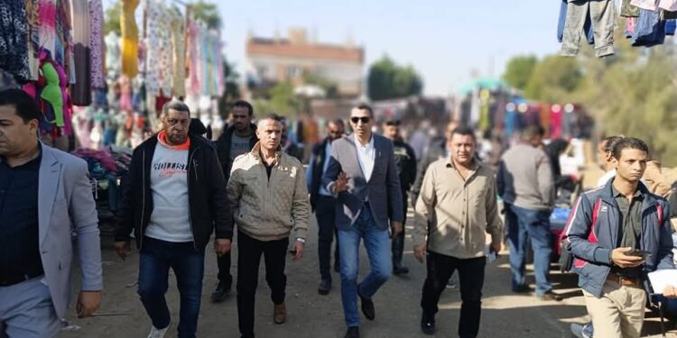 جوله تفقدية لمحافظ السويس لمتابعة حركة الأسواق وضبط الاسعار وتوافر السلع الغذائية