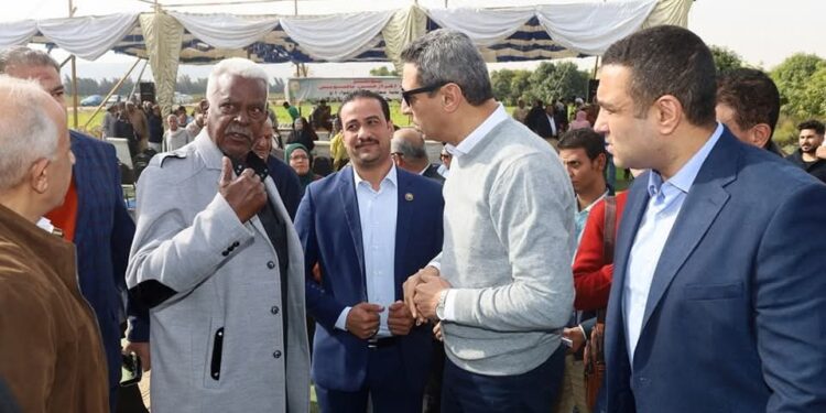 السويس : محافظ السويس في لقاء موسع لدعم المزارعين 