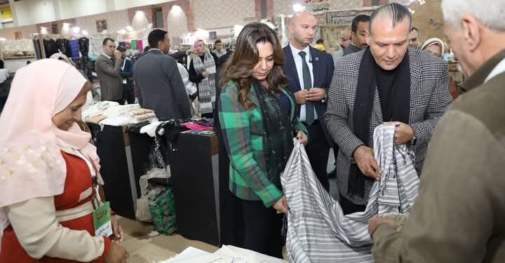 «تراثنا 2024» :وزيرة التنمية المحلية تتفقد جناح برنامج تنمية الصعيد ومنصة ” أيادي مصر”