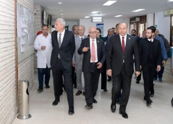 رئيس  جامعة المنصورة  يستقبل رئيس الهيئة المصرية للشراء الموحد والإمداد والتموين الطبي.