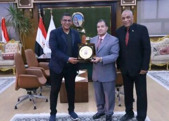 جامعة جنوب الوادي تكرم مؤسسة تحيا مصر لدعم طلابها